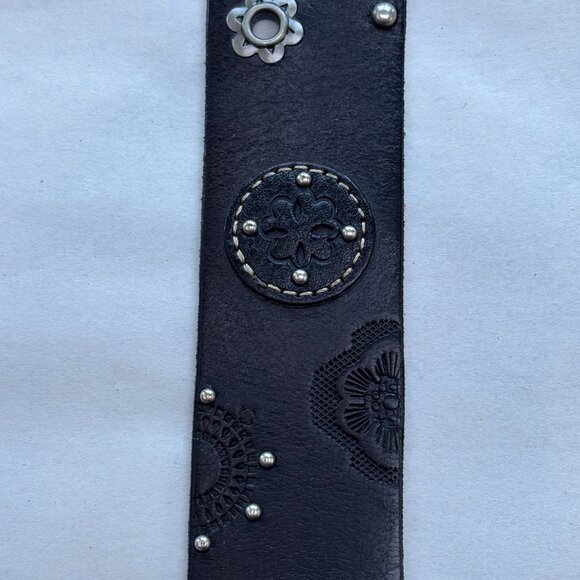 Espresso + Silver Riveted Floral Fossil Belt - Picture 9 of 15